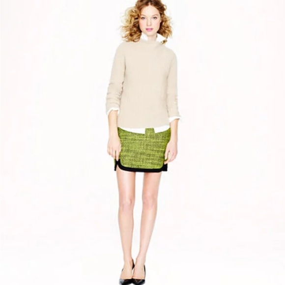 Stylish Green and Black Women's Skirt - Picture 2 of 15